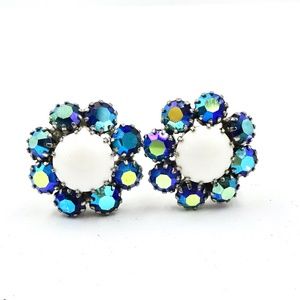VINTAGE WEISS AB RHINESTONE & MILK GLASS CLIP ON EARRINGS